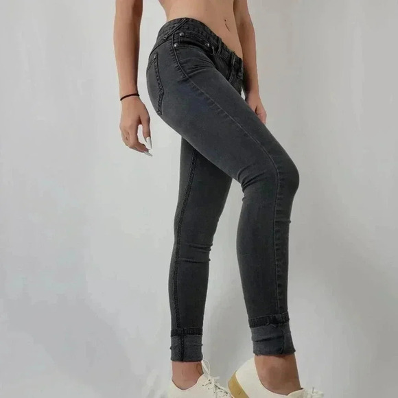 Free People LOW rise Girlfriend Black Skinny Jeans - 2 - Picture 6 of 11